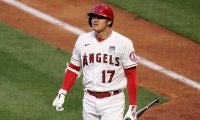 【MLB】大谷翔平がデカい　米女子メダリストの“凸凹2ショット”に反響「等身大？」「大好き」
