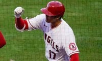 【MLB】大谷翔平、悪球拾った\