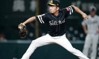 月収14万円の社会人チーム５番手から１億円選手へ。ソフトバンク嘉弥真新也が歩んだ大出世の道