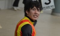 【JRA】鈴木慶太騎手が落馬で左鎖骨々折、渋谷区内の病院へ搬送