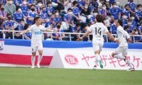 菅のスーパーゴールが決まった札幌、新体制初戦の横浜FMを退け2年連続のベスト8へ《ルヴァンカップ》