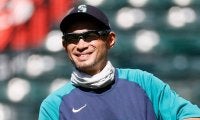 【MLB】イチロー氏が銀色に輝く“ニューグラブ”お披露目？　米注目「ミズノからまた…」
