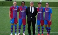 バルサ 2021-22へ新ユニを公式発表！エンブレムを意識したデザインが話題