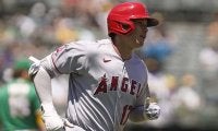 【MLB】大谷翔平、泳ぎながら2階席まで運ぶ19号　米記者絶賛の嵐「凄い。完璧」「マンモス級」