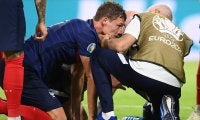 「意識が飛んでいた」と告白したフランス代表DFパヴァール、UEFAがサッカー連盟に聞き取り