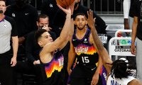 サンズが白星スタート、ホークスは東の決勝へ進出／NBAプレーオフ