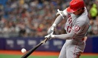 【MLB】バット折れたのに…大谷翔平の167キロ適時二塁打に同僚衝撃「クレイジーだよ」
