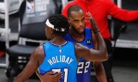 第4Qで逆転したバックスがシリーズ2勝1敗でリード／NBAプレーオフ