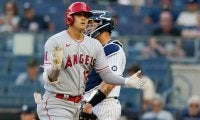 大谷翔平、弾丸26号にNYメディアも衝撃　MLBキング並ぶ一発「ルーシアンがぶち込んだ」