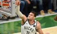 バックスがファイナル進出へ王手…ロペス、ポーティスが殊勲の活躍／NBAプレーオフ