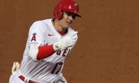 【MLB】大谷翔平、ア・リーグ史上初の快挙達成！　シーズン半分の81試合で30本塁打＆10盗塁