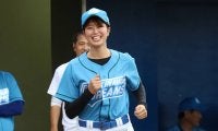 「綺麗すぎて…」　稲村亜美さん、ショーパンユニ姿にファン注目「可愛い」