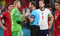 FAに罰金処分…ユーロ準決で一部ファンが相手GKにレーザー照射などの行為