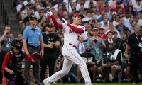 【MLB】大谷翔平を激撮してるのは…　通算630発レジェンドの“カメラ小僧”っぷりにファン驚き