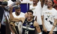 怒涛の4連勝でバックスが50年ぶり2回目の優勝…50得点のアデトクンボがMVP／NBAファイナル