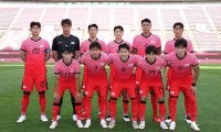 さすが韓国の10番、試合後に握手を求められるも憮然とした態度で拒否！「コロナ対策」