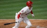 【MLB】大谷翔平、バット折りながらも先制打→二盗＆生還　先発投手なのにユニホーム“真っ黒”