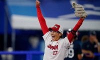 ソフト日本が金メダル！　13年ぶり五輪で2-0米国撃破、上野由岐子は涙で「夢」結実