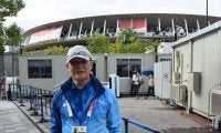 2つの東京五輪支えた77歳男性のボランティア物語「人のお世話にならず人のお世話したい」