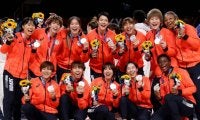 銀メダル獲得の女子日本代表12選手に報奨金500万円を授与…スタッフにも200万円