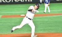 巨人、後半戦白星発進、首位阪神に1ゲーム差　坂本歴代9位タイ猛打賞で8回一挙逆転
