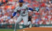 【MLB】投手なのに「デレク・ジーター」　規格外の跳躍力＆反転ジャンピングスローに米驚愕