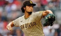 【MLB】ダルビッシュの“巨大壁画”がお目見え　叫ぶ姿デザイン、日本語で「ウィー・ラブ 有」