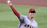【MLB】大谷翔平、フリスビーのように変化させる“曲げすぎスライダー”が「クレイジーだ」