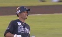 楽天オコエがフェンス際で「名演技」？　ロッテ荻野を惑わせた動きにファン注目