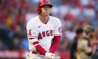 【MLB】大谷翔平、150キロ直球が右手直撃もプレー続行　3回遊飛で豪快スイング、ファン安堵