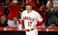 【MLB】大谷翔平、勝ち越しの42号！　元同僚打ち131m弾に米記者は驚愕「高くそびえ立つ一発」