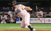 鷹リチャード、プロ初本塁打が満塁弾！　球団史上8人目の快挙「先輩方に感謝」