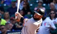 【MLB】ジャイアンツ選手の左胸に雑すぎる「C」マークを発見　米爆笑「適当に作った感満載」