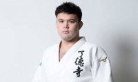 首位ロッテに勝ち運ぶ　東京五輪柔道男子金メダリストのウルフ・アロンが“始球式”