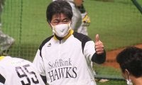 鷹・工藤監督も大絶賛「大きいですよ～」　試合を分けた“甲斐キャノン”発動