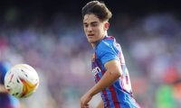 スペイン代表初招集のガビはどんな選手?中盤を指揮する｢マエストロ｣バルセロナトップチームデビューを果たした「イニエスタ級の期待」17歳MFのプレースタイルとは【動画】