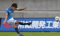 瀬古の右足が2点を演出した横浜FC、鹿島を破り暫定ながら最下位脱出【明治安田J1第31節】