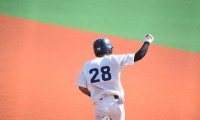 [硬式野球] 矢吹の本塁打含む２桁安打　今季初白星を挙げた東農大１回戦