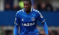 エバートンに痛手…ドゥクレが中足骨の疲労骨折で数週間の離脱へ