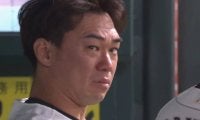 引退の長谷川ヘッスラ→甲斐弾　涙“競演”にファン感動「全プロ野球ファンが泣いた」
