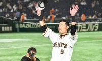 「また涙が…」巨人・亀井善行の胴上げを“選手目線”で味わう57秒にファンが再感動
