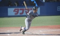 【野球】下山の劇的サヨナラ弾で激戦を制し、４冠へ王手　明治神宮野球大会準決勝　神奈川大戦