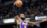 ダブルOTの末、レイカーズがペイサーズに勝利…サンズが14連勝目を記録／NBA