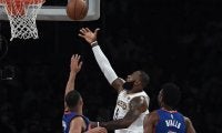 ビック3の活躍でレイカーズがピストンズを撃破…ウォリアーズは7連勝／NBA