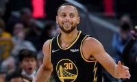 【NBA】好調カリー、敵を翻弄した素早い“背面パス”に米ファン興奮「マジックもやってたね」
