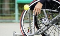 日本車いすテニス協会が、車いすテニスの普及を進めるべく寄付を呼び掛け