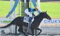 【中京5R新馬戦結果】シニスターミニスター産駒ナッカーフェイスが4馬身差圧勝