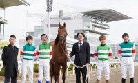 【地方競馬】大井競馬場の誘導馬デビューを目指すトロヴァオ　荒山勝徳調教師「後輩たちを引き連れている姿を見るのが楽しみ」