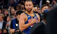 名手カリーがNBA史上最多3ポイント2974本成功　前記録保持者レイ・アレンも拍手で祝福