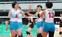 共栄学園が快勝　２回戦の相手は前々回優勝の東九州龍谷／春高バレー